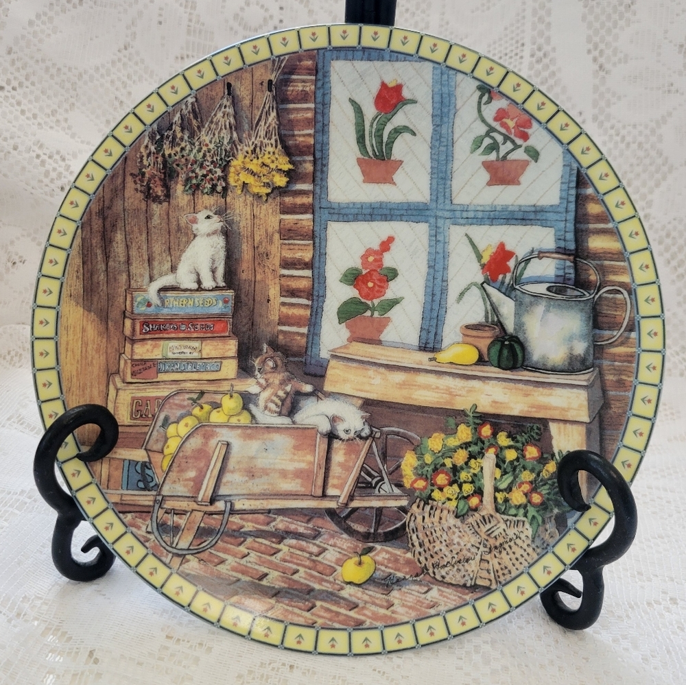 1991 Vintage Knowles Collector’s Cat 8" Plate "APPLE ANTICS"